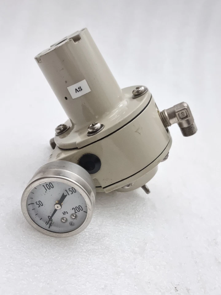 YAMATAKE KZ03-1A AIR REGULATOR IN. MAX. 970kPa OUT. 140kPa Made In Japan